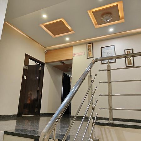 Hotel Sahyog & Rooms Surat Bagian luar foto