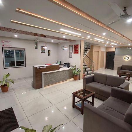 Hotel Sahyog & Rooms Surat Bagian luar foto