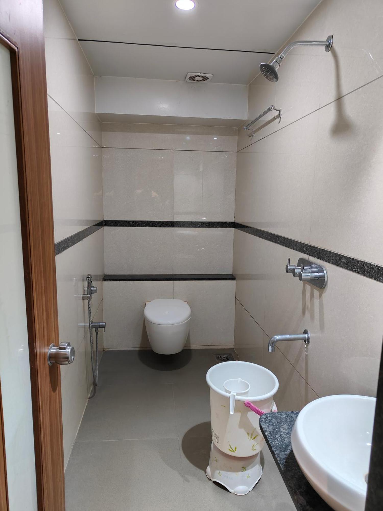 Hotel Sahyog & Rooms Surat Bagian luar foto