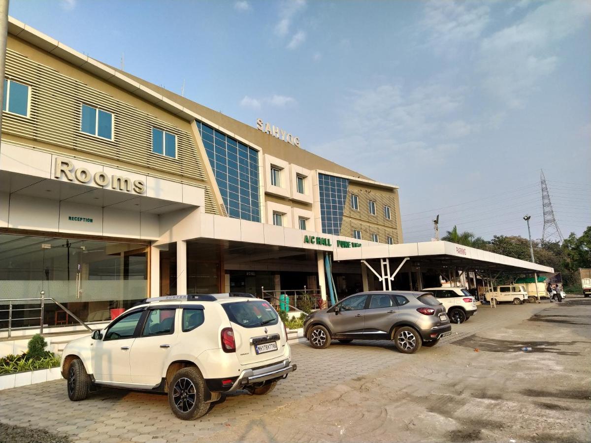 Hotel Sahyog & Rooms Surat Bagian luar foto